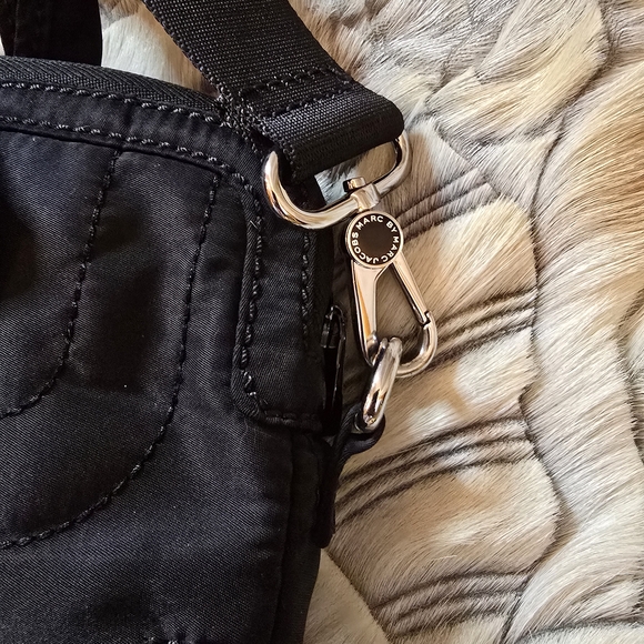 Marc Jacobs Black Quilted Laptop Bag - Picture 5 of 9